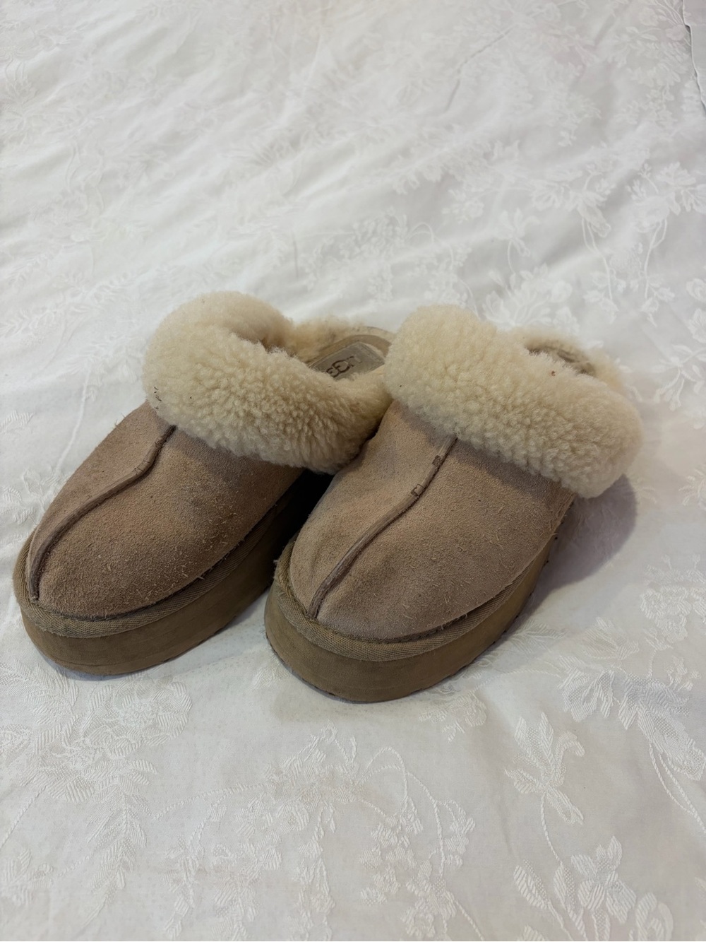 UGG WOMENS PLATFORM SLIPPERS
